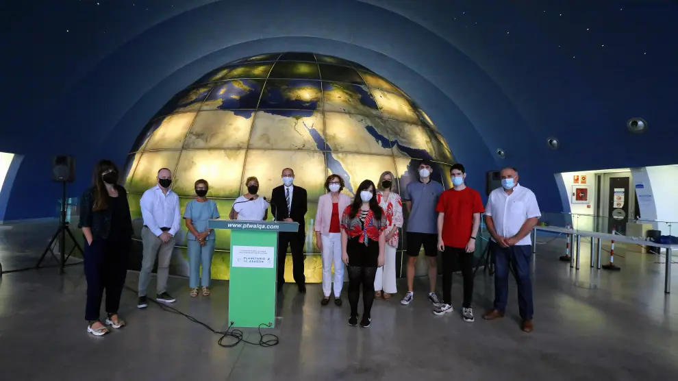 Alumnos de la Escuela Superior de Diseño de Aragón han presentado la I Muestra de Realizadores Aragoneses de Cine 'Fulldome' en el Planetario de Huesca.