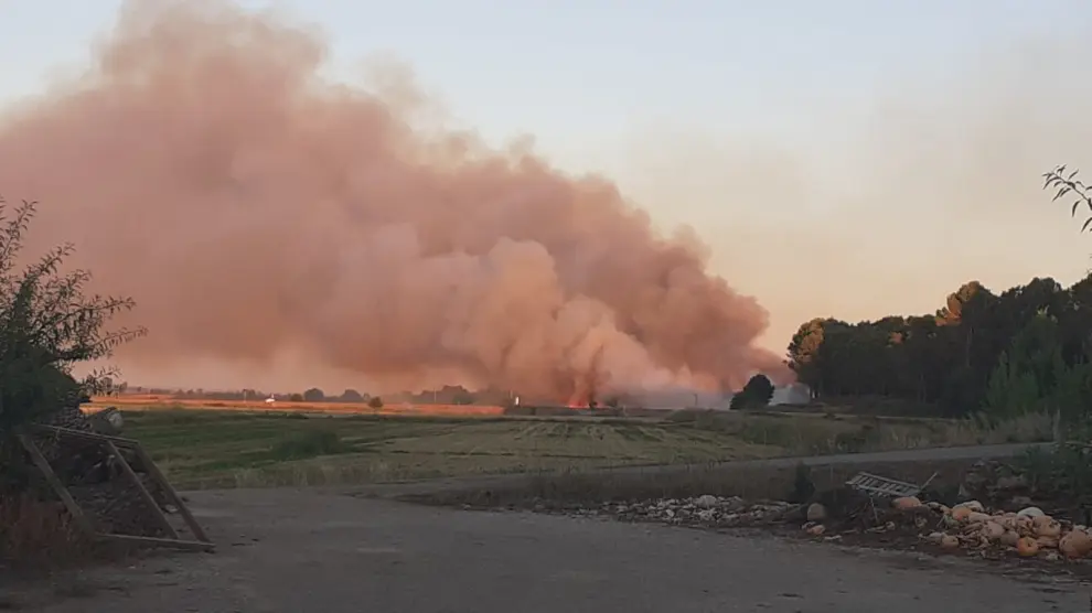 El humo era visible desde varios kilómetros a la redonda.