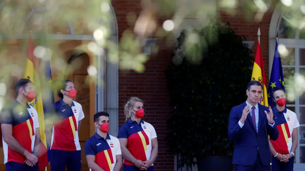 El presidente del Gobierno, Pedro Sánchez, recibe al equipo olímpico español que va a participar en los Juegos Olímpicos de Tokio