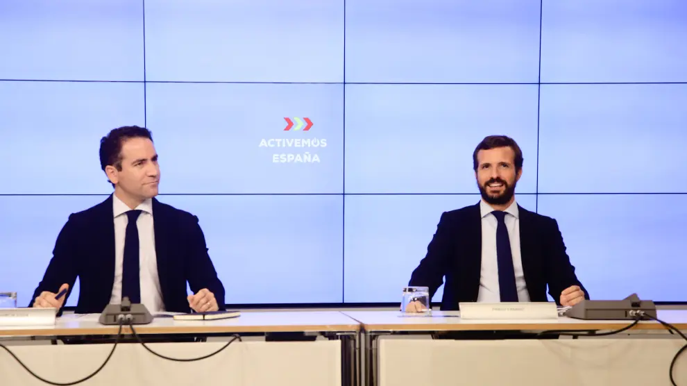 El secretario general del PP, Teodoro García Egea, y el presidente del Partido Popular, Pablo Casado, durante la reunión de la Junta Directiva Nacional del Partido Popular, a 20 de agosto de 2020.