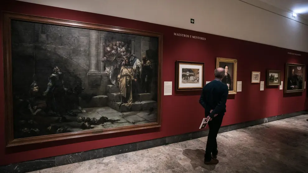 Vista general de la exposición del Museo de Zaragoza. A la izquierda, ‘La campana de Huesca’, de Casado del Alisal.
