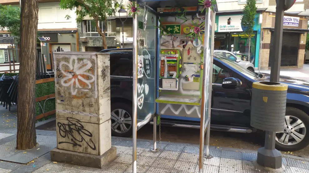 El estado de la mayoría de las cabinas telefónicas de Zaragoza es muy malo.