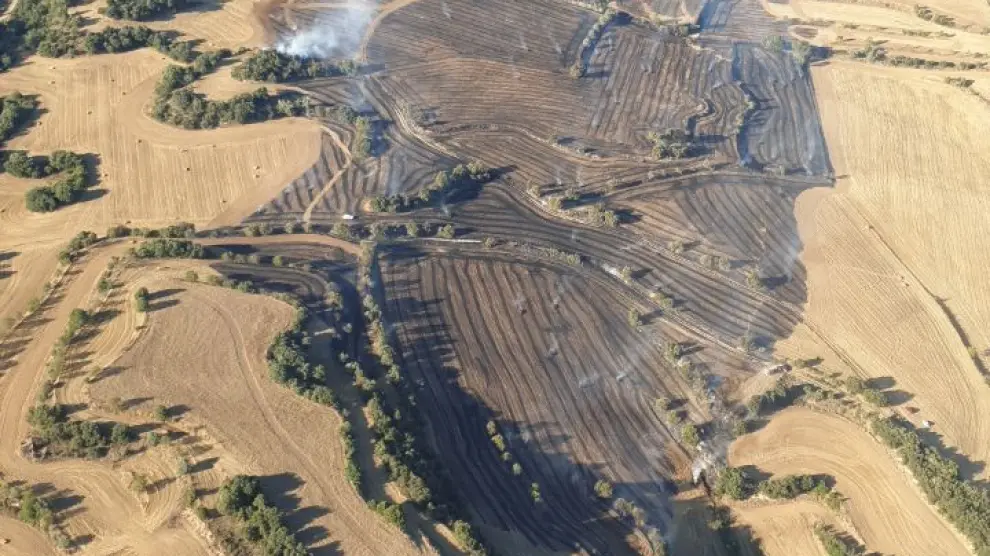 Estabilizado un incendio en Caladrones tras arder cinco hectáreas de terreno agrícola y vegetación.