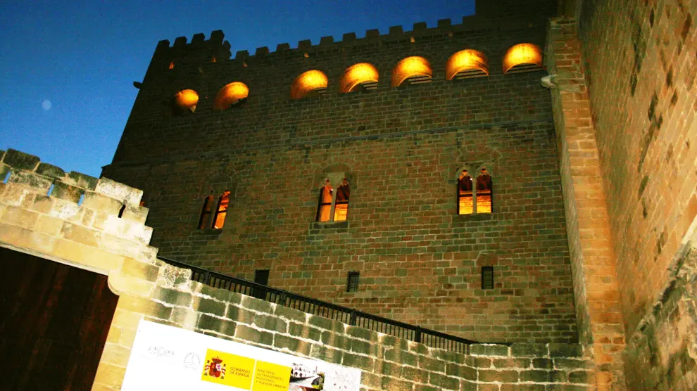 Iluminación monumental del interior del castillo, incorporada con la última fase de la restauración.