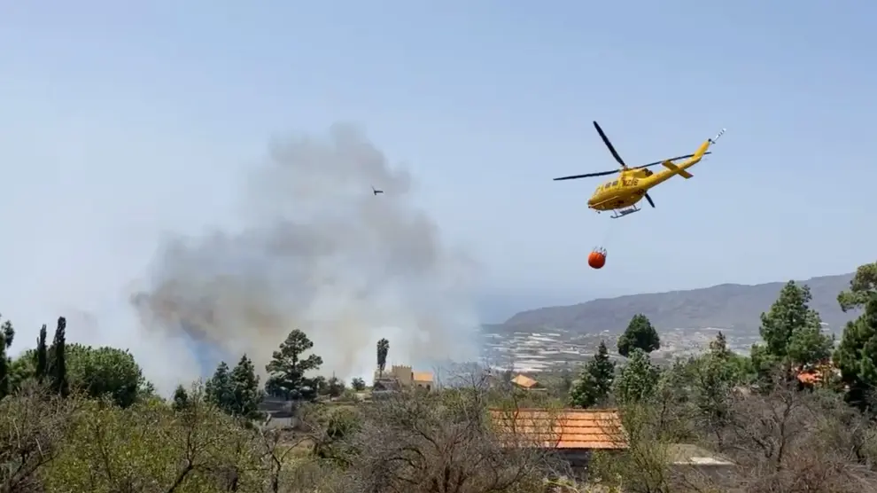 Unas 120 personas evacuadas por precaución en el incendio de La Palma