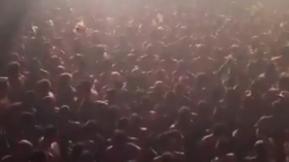 Captura de vídeo de la multitudinaria fiesta en Torremolinos