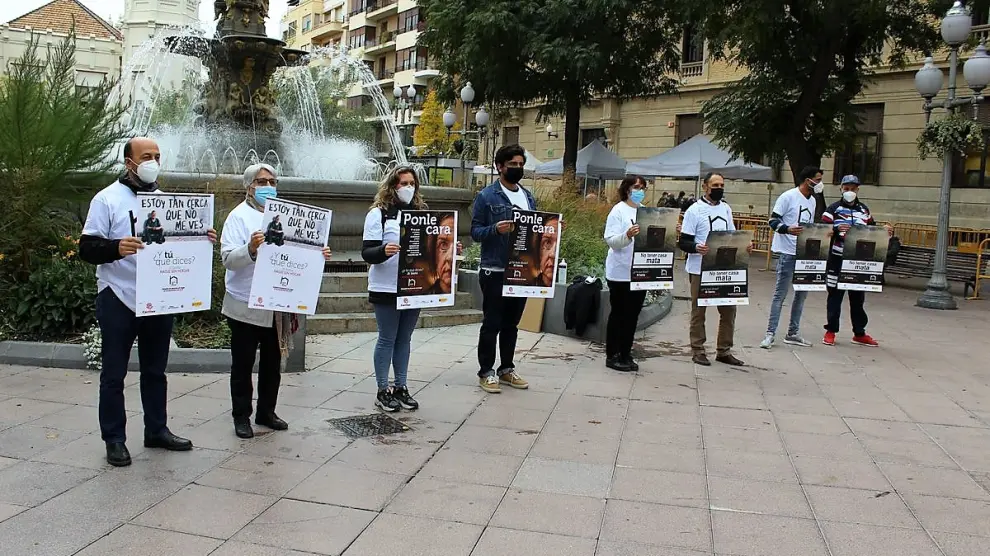 Concentración de Cáritas en Huesca el Día de las Personas Sin Hogar, que se conmemora el 25 de octubre.