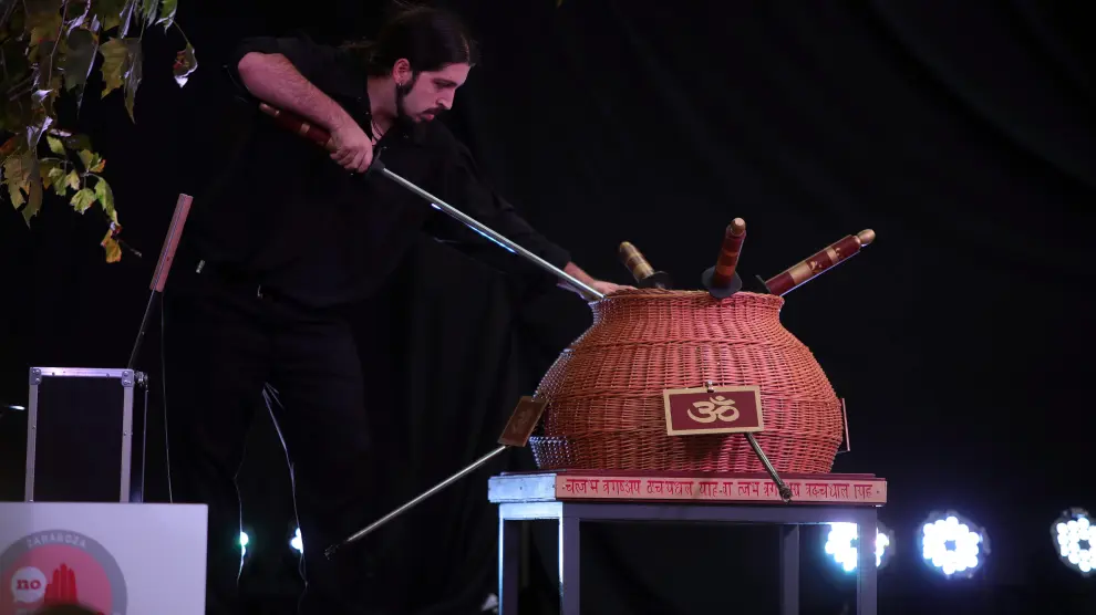 Una actuación de magia en el Casco durante las Fiestas del Pilar de 2018