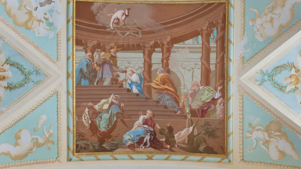 Detalle de una de las escenas pintadas en la bóveda de la iglesia