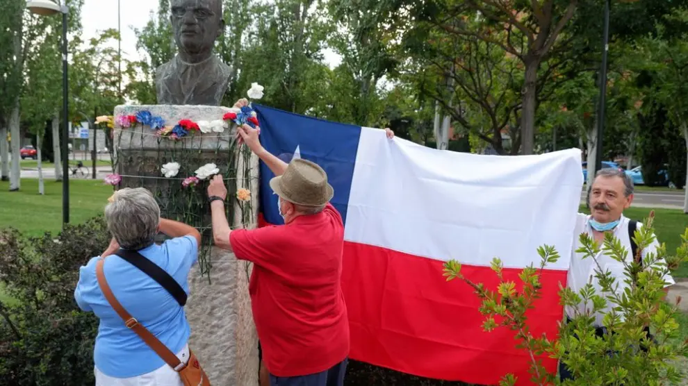 Homenaje a Salvador Allende en el parque junto a Bomberos.