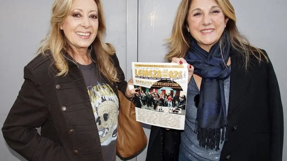 María Mendiola junto a su última pareja musical en el dúo Baccara, Cristina Sevilla.