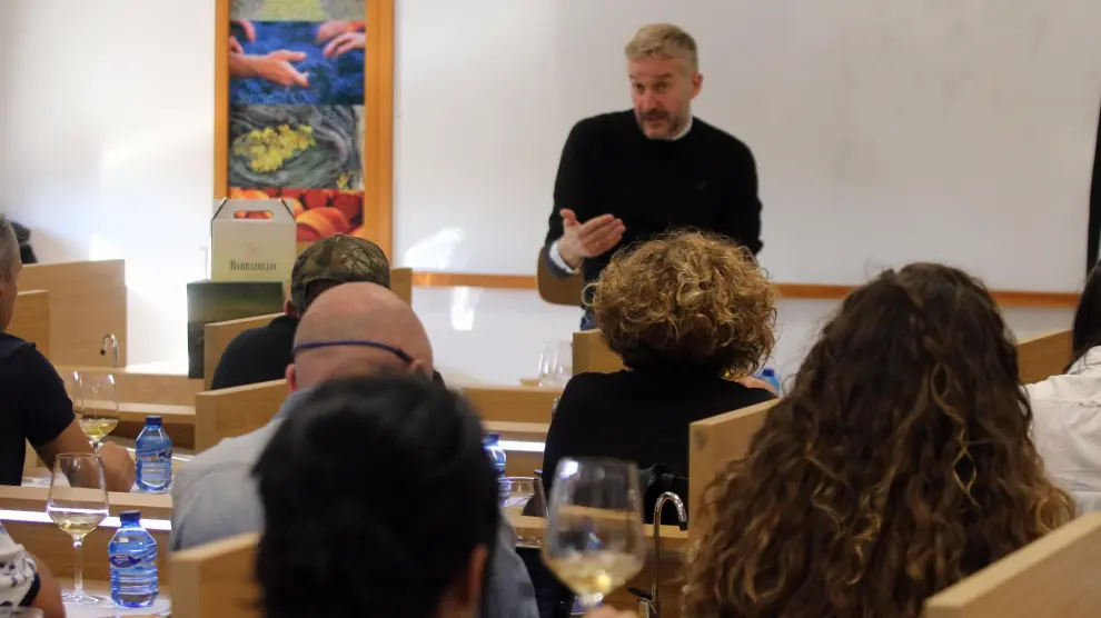Armando Guerra, en la primera sesión de los talleres de Gastronomía en Huesca.