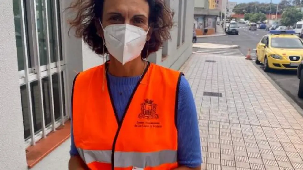 Delsi Concepción, coordinadora de servicios sociales del Ayuntamiento de los Llanos de Aridane, de cuya vivienda ella misma ha debido ser desalojada.
