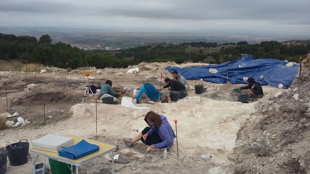 Vista general de la excavación en el yacimiento paleontológico La Gloria 4 (Teruel).