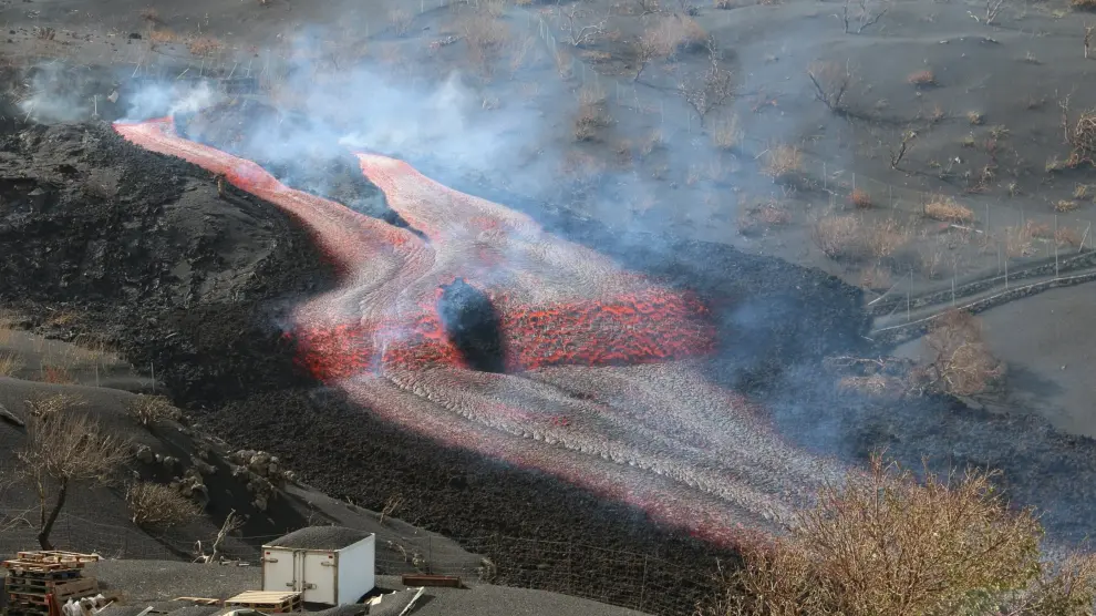 Imagen de los dos nuevos centros emisores de lava del volcán Cumbre Vieja