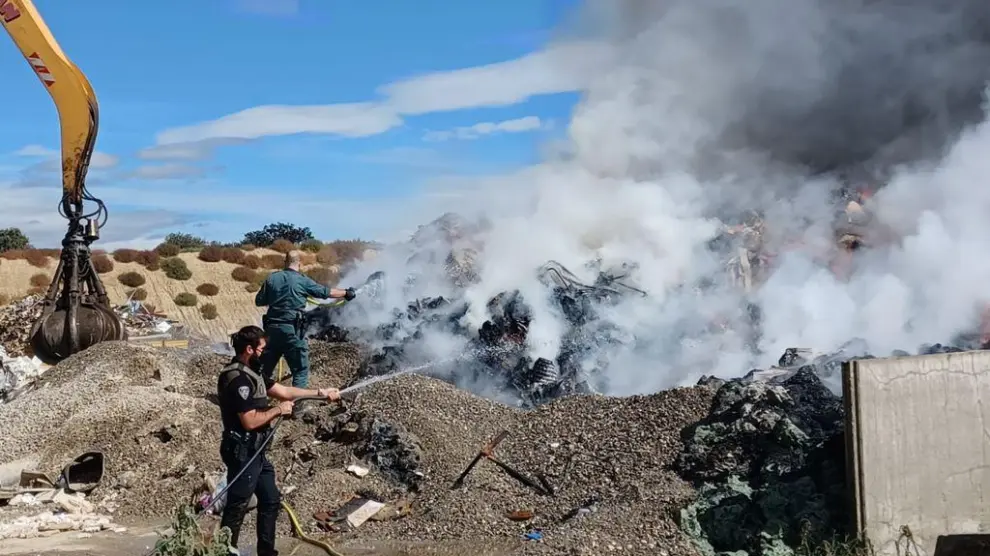 Arden 100 toneladas de residuos urbanos en Monzón.