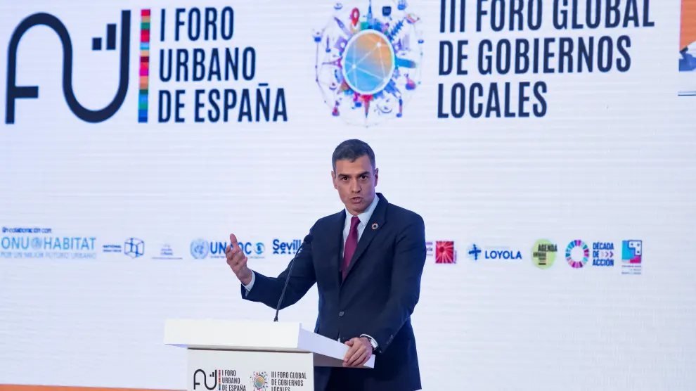 Pedro Sánchez asiste en Sevilla al I Foro Urbano de España