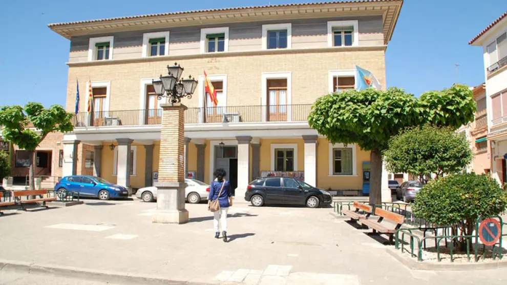 Una imagen de la fachada del Ayuntamiento de Sariñena.