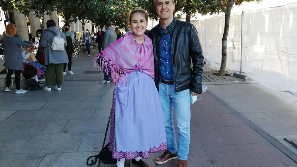 Claudia y Óscar de Laiglesia, en la plaza del Pilar.