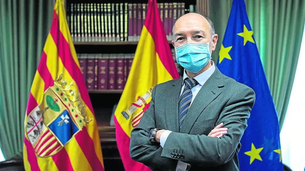 El subdelegado del Gobierno en Zaragoza, Fernando Beltrán, durante la entrevista.