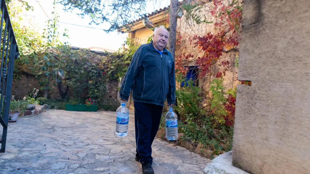 Los vecinos de Gallocanta llevan dos años sin agua potable en los grifos.