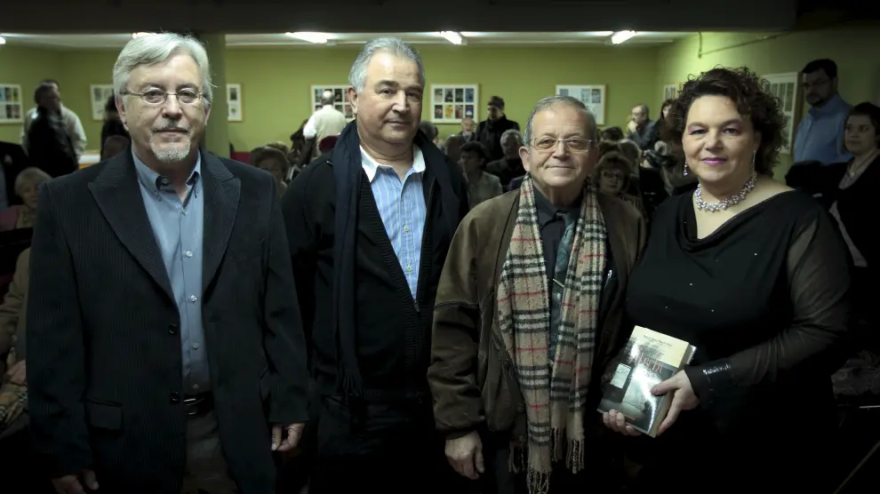 Presentación de la novela 'Albeta' (Mira), en 2010: de izquierda a derecha, Joaquín Casanova, Mariano Ibeas, Miguel Ángel Marín Uriol y Inmaculada Marqueta.