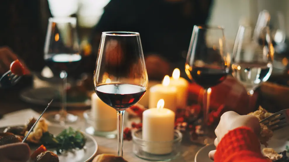 Celebrando y brindando con vino tinto de Aragón