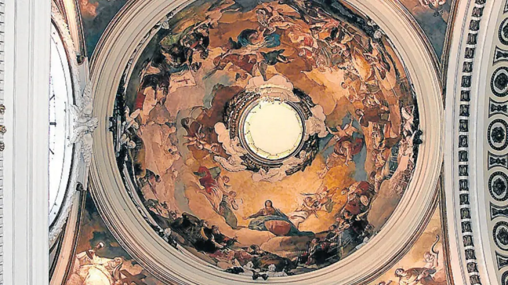 La cúpula 'Regina Martyrum' que pintó Goya en el Pilar ha sido objeto de restauraciones como la de Carlos Barboza y Teresa Grasa.
