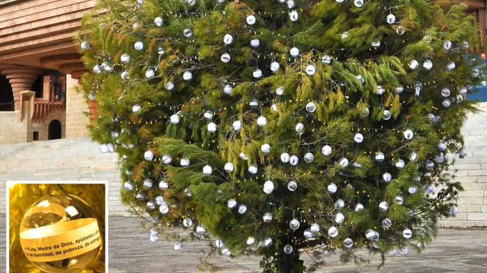 La decoración del árbol de Navidad de Torreciudad volverá a ser solidaria.