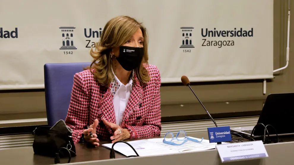 Margarita Labrador durante la presentación del borrador del presupuesto de la Universidad de Zaragoza para 2022.