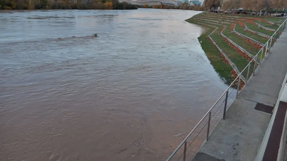 El caudal del río Ebro sigue subiendo