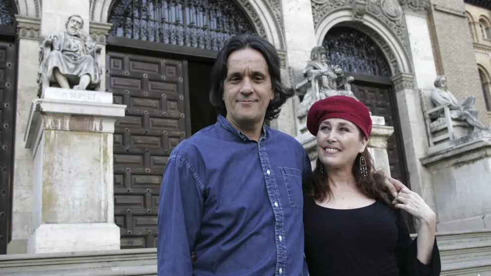 Verónica Forqué con quien fue su marido hasta 2014: el director Manuel Iborra. Presentaban en el ciclo 'La buena estrella' la obra 'La dama boba'. Marzo de 2006.