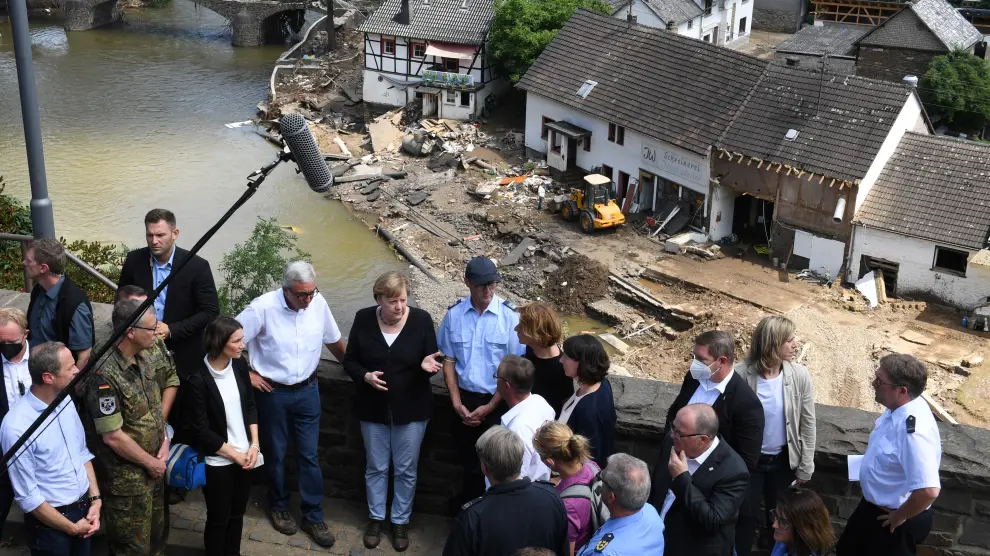 Angela Merkel visita una de las zonas afectadas por las inundaciones en Alemania.