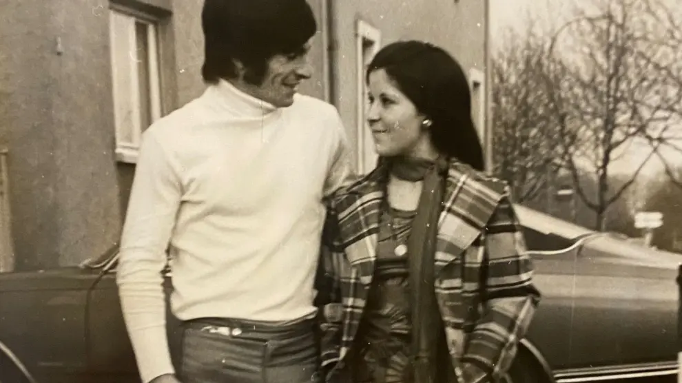 Ángel Ceamanos, originario de Atea, con su mujer, Pilar Díez, en Alemania.