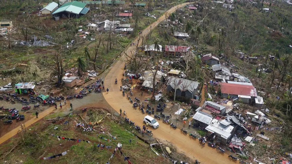 Destrozos causados por el tifón en Dinagat