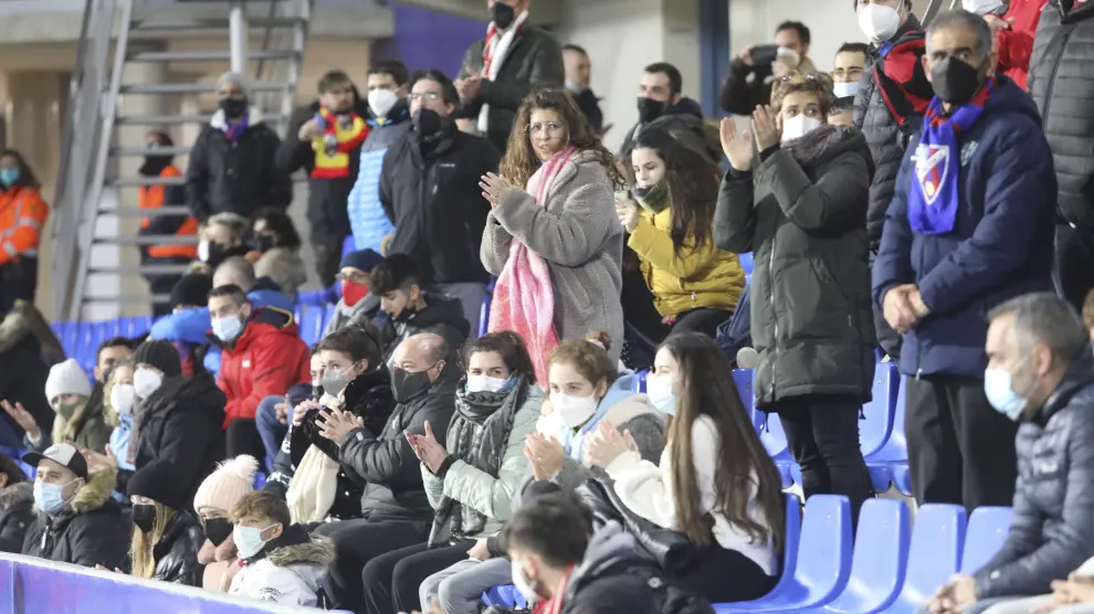 Aficionados de la SD Huesca en El Alcoraz durante la visita del Valladolid.