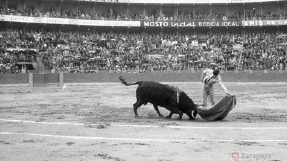 Corrida de toros con Jaime Ostos en el cartel.