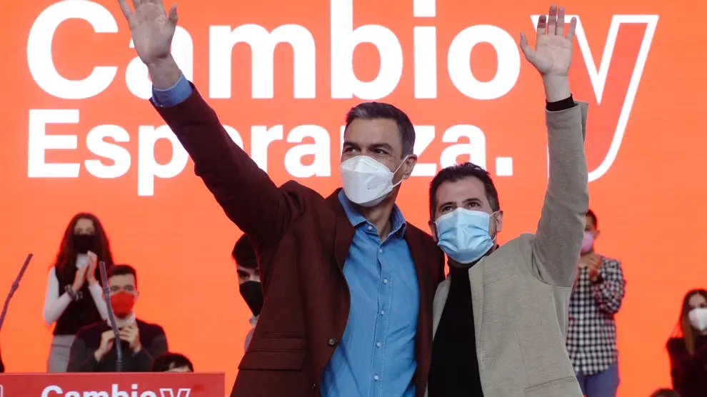 Sánchez asiste a la presentación del candidato socialista a la presidencia de la Junta