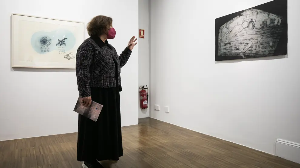 Presentación de la retrospectiva de la pintora Alicia Vela, en el Paraninfo de la Universidad de Zaragoza