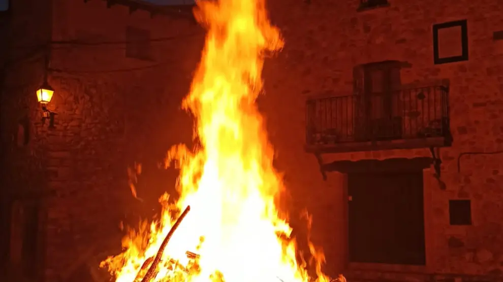 La hoguera de San Antón en Montoro de Mezquita, que se encendió el pasado 15 de enero.