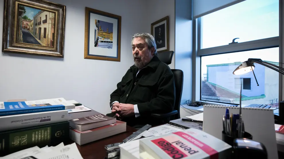 Juan Alberto Belloch, en su despacho de la Audiencia Provincial de Zaragoza.