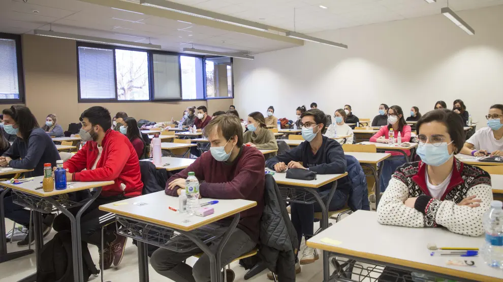 Más de 1.100 aspirantes se han presentado este sábado en Zaragoza al examen para optar a alguna de los 10.634 puestos de residentes en toda España, 329 en Aragón.
