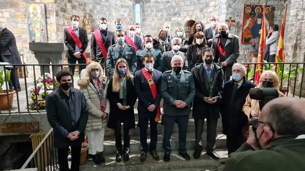 La Cooperativa del Sobrarbe y el Greim de Boltaña de la Guardia Civil han recibido este sábado un reconocimiento en Aínsa.