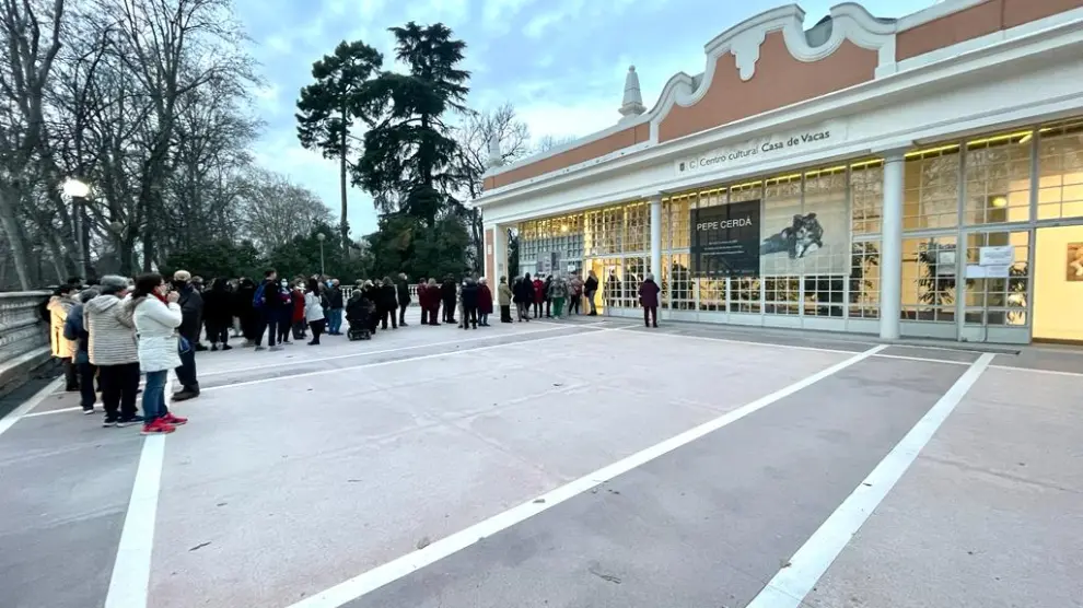 Las filas a las puertas del Centro Cultural Casa de Vacas han sido constantes durante todo el fin de semana.