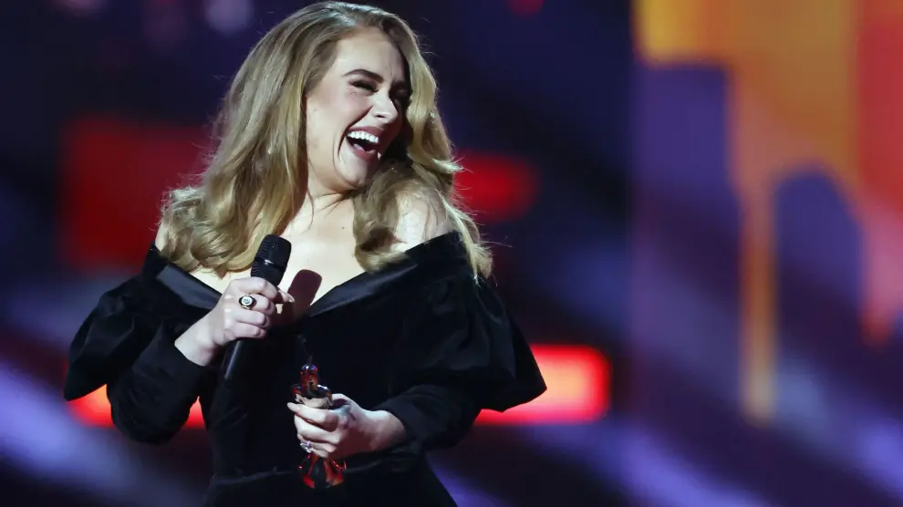 Adele recibe el premio Brit a mejor álbum del año
