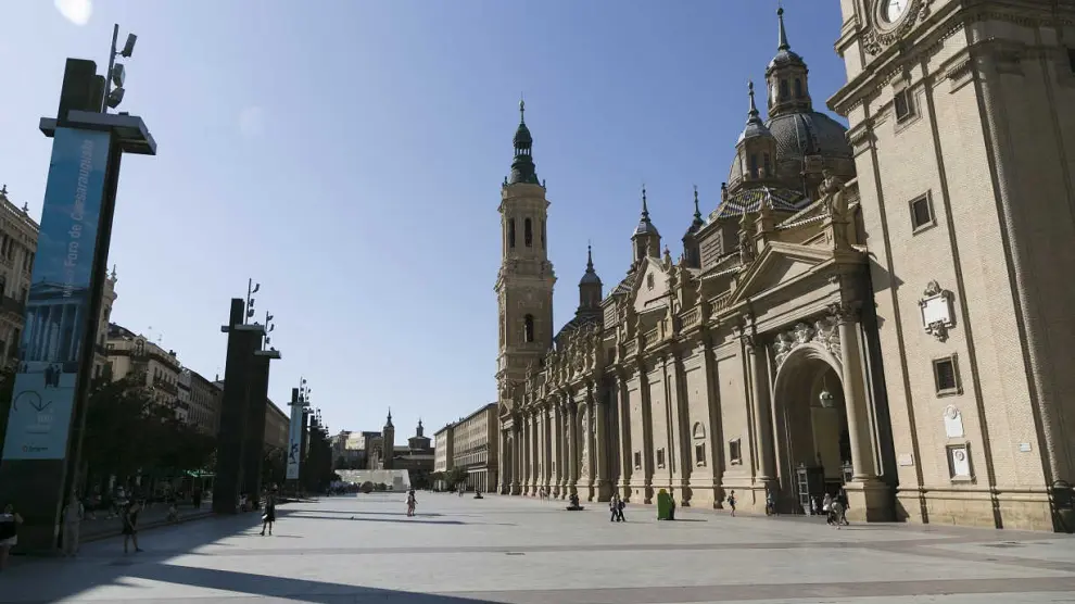 Plaza del Pilar con vista a la Basílica del Pilar de Zaragoza.