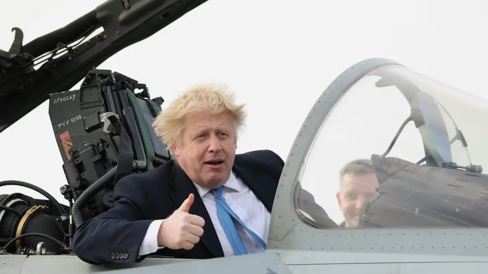 Boris Johnson, durante su visita a la base de la Royal Air Force en Waddington, Reino Unido.