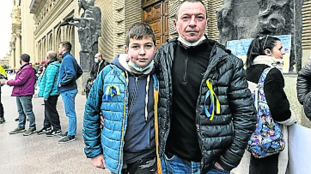 Olexander Burykin participó en la concentración de Zaragoza junto a su hijo Maxim