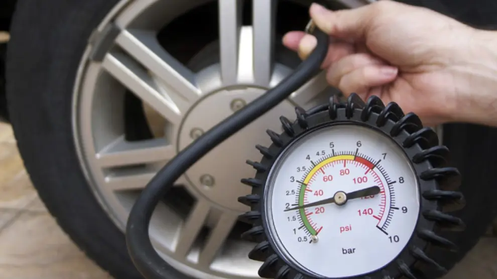 Es importante que las ruedas lleven la presión de aire que requiere cada vehículo