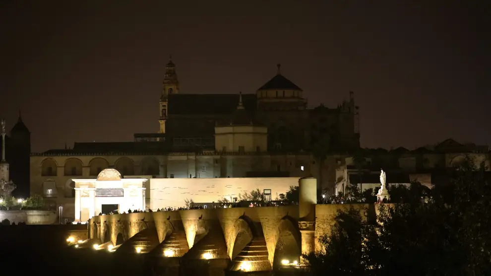 Córdoba apagó las luces de sus monumentos